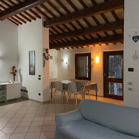 Апартаменты Casa Di Adele Кьяравалле Экстерьер фото